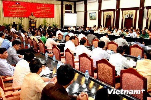 Vietnam and Laos share experience in economics and vision to 2030 - ảnh 1